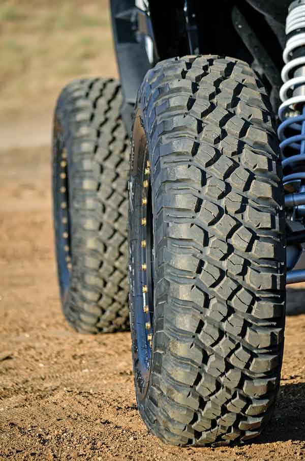 BF-Goodrich KM3 Mud-Terrain 30x10-14 däckpaket - 4