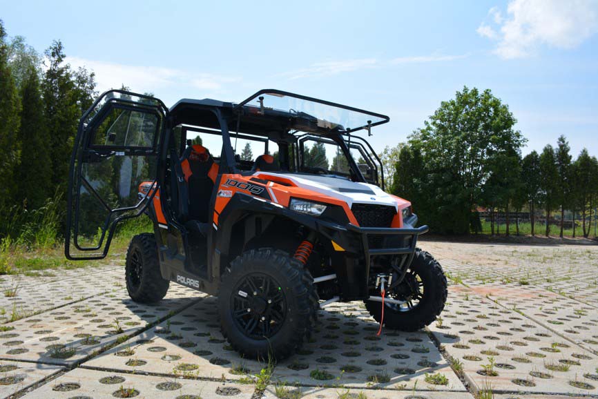 Komplett Hytt med Vindruta, torkare & värmepaket Polaris General - 7