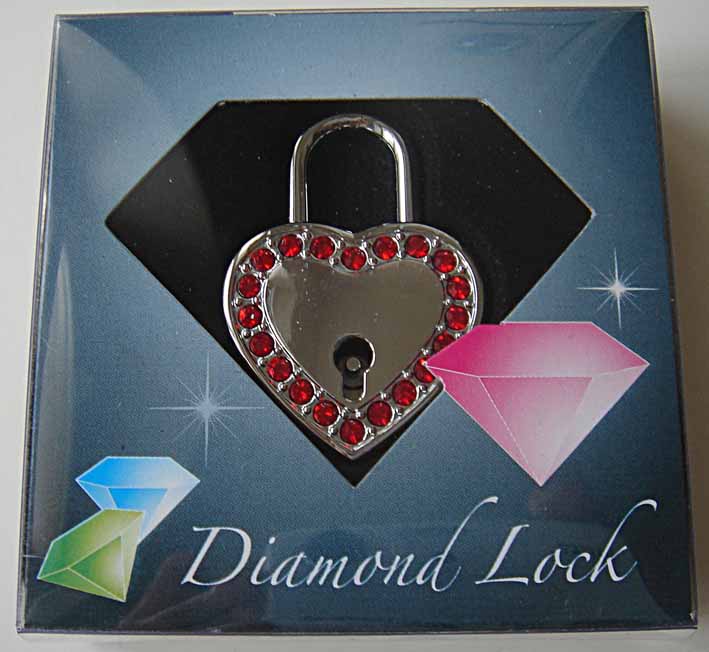 hjärtformat lås med röd strass - 2