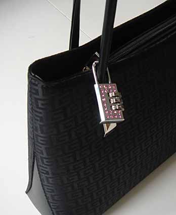 Kodlås med rosa strass - 2