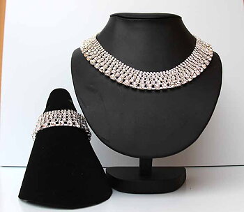 Sky Cleopatra halsband