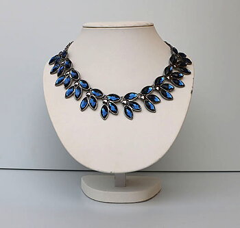 Halsband blå blad