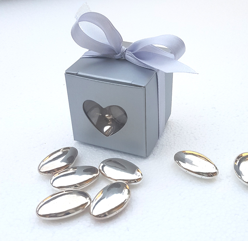 Presentask med hjärtformat fönster Silver 10 st Inklusive band