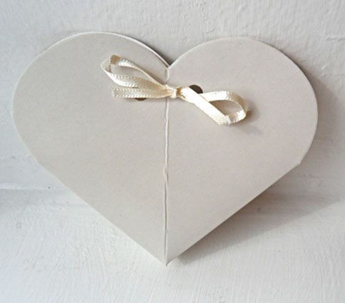 Presentask Hjärta Ivory 50 pack