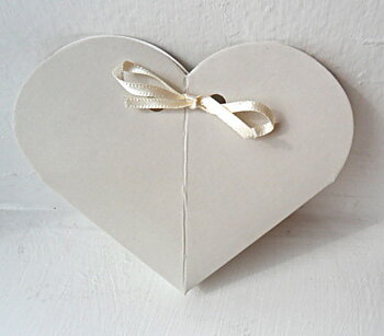Presentask Hjärta Ivory 50 pack