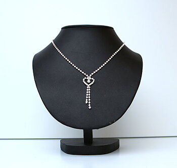 Halsband strasshjärta