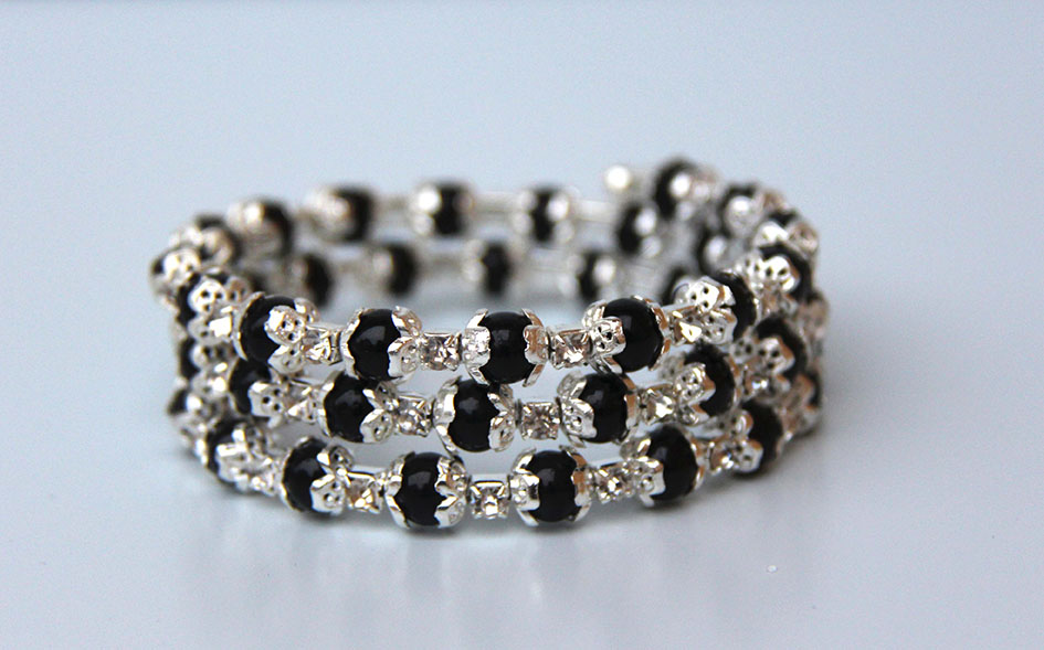 Fast Svart armband