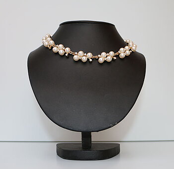 Halsband pärlor o strass