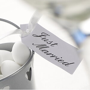 10 st små Etiketter Presentaskar Just Married