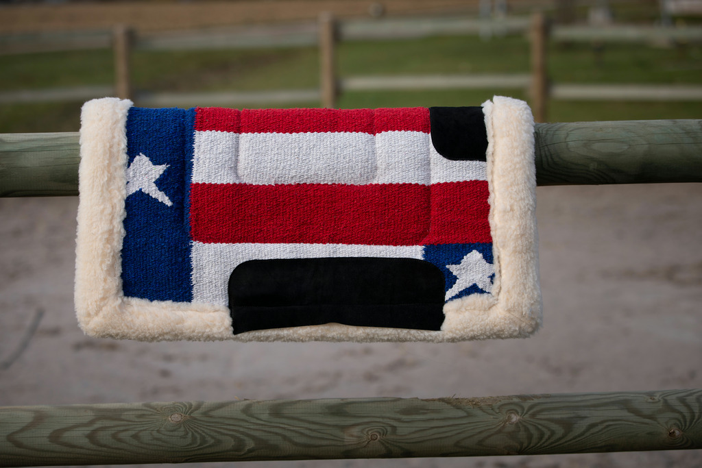 WESTRIDE Navajo USA Flag Saddle - 86 x 86 cm - 2