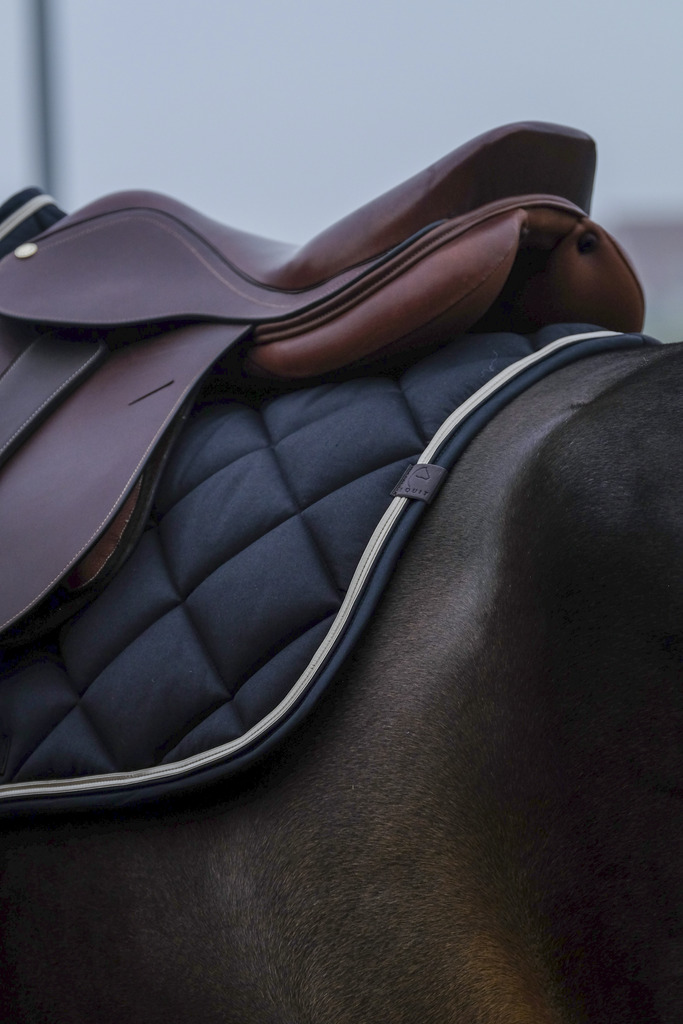 EQUITHEME 'Classic' Saddle Pad Black - Full size - 5