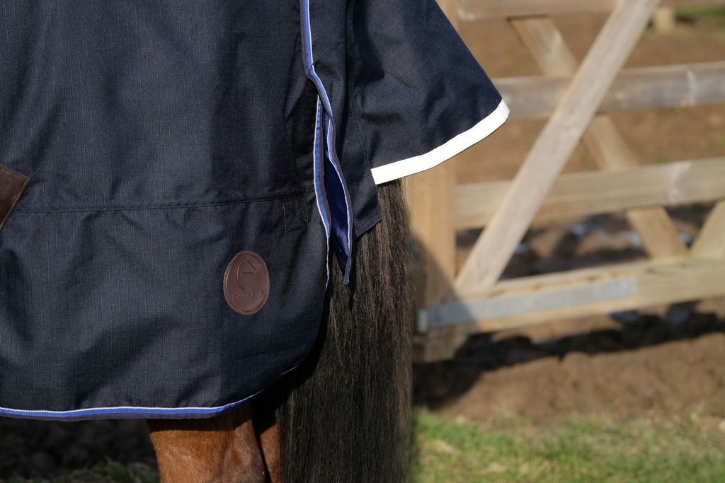 EQUITHEME 'Classic 1200D' Turnout Rug Navy 50 g - 10