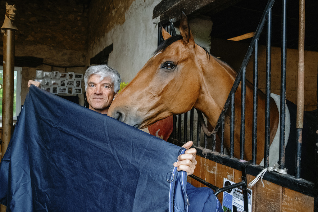 EQUITHEME 'Classic 1200D' Turnout Rug Navy 200 g - 3