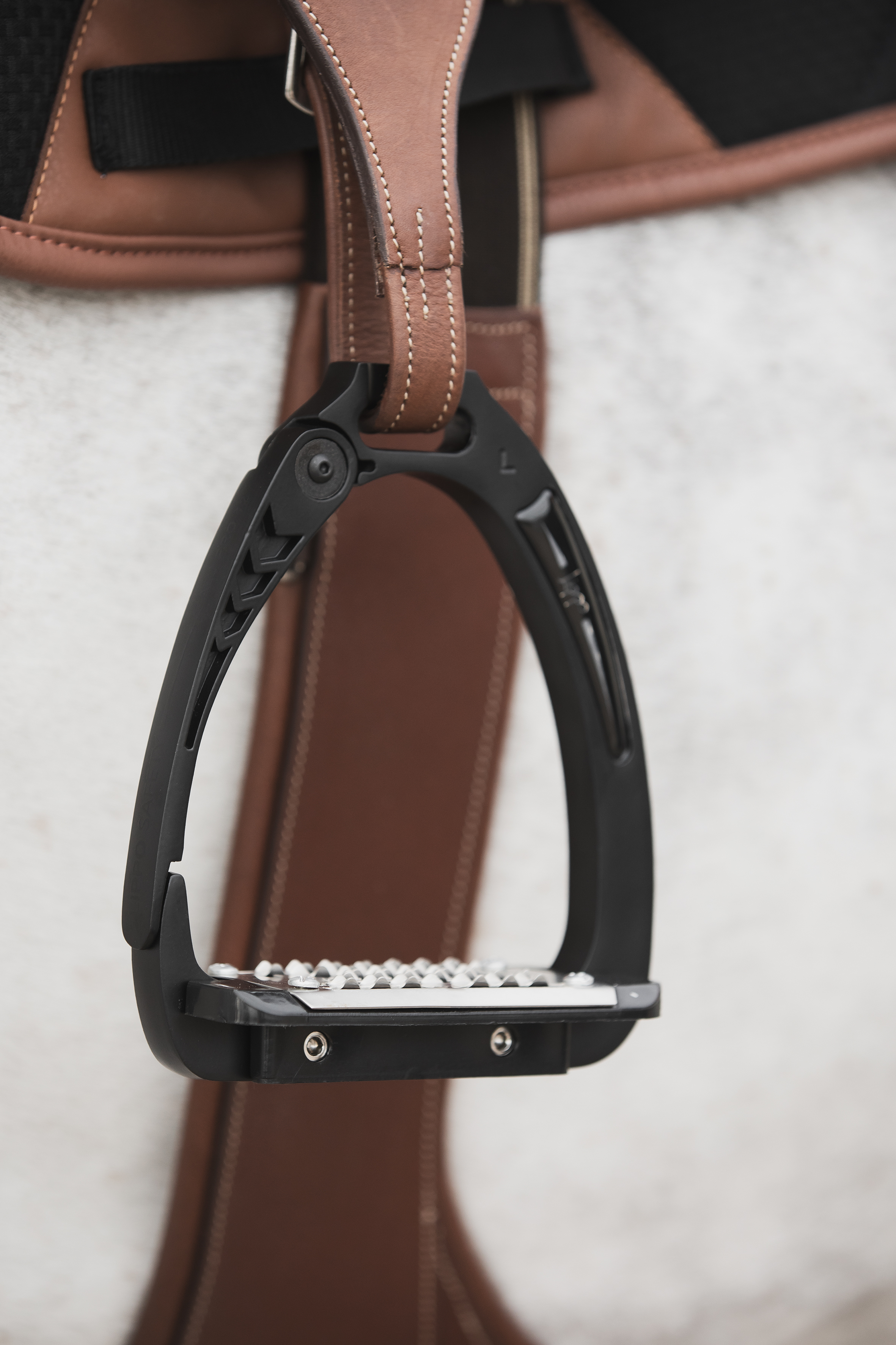 Lippo Safety Stirrup Adult - Chocolate Brown - Aluminium