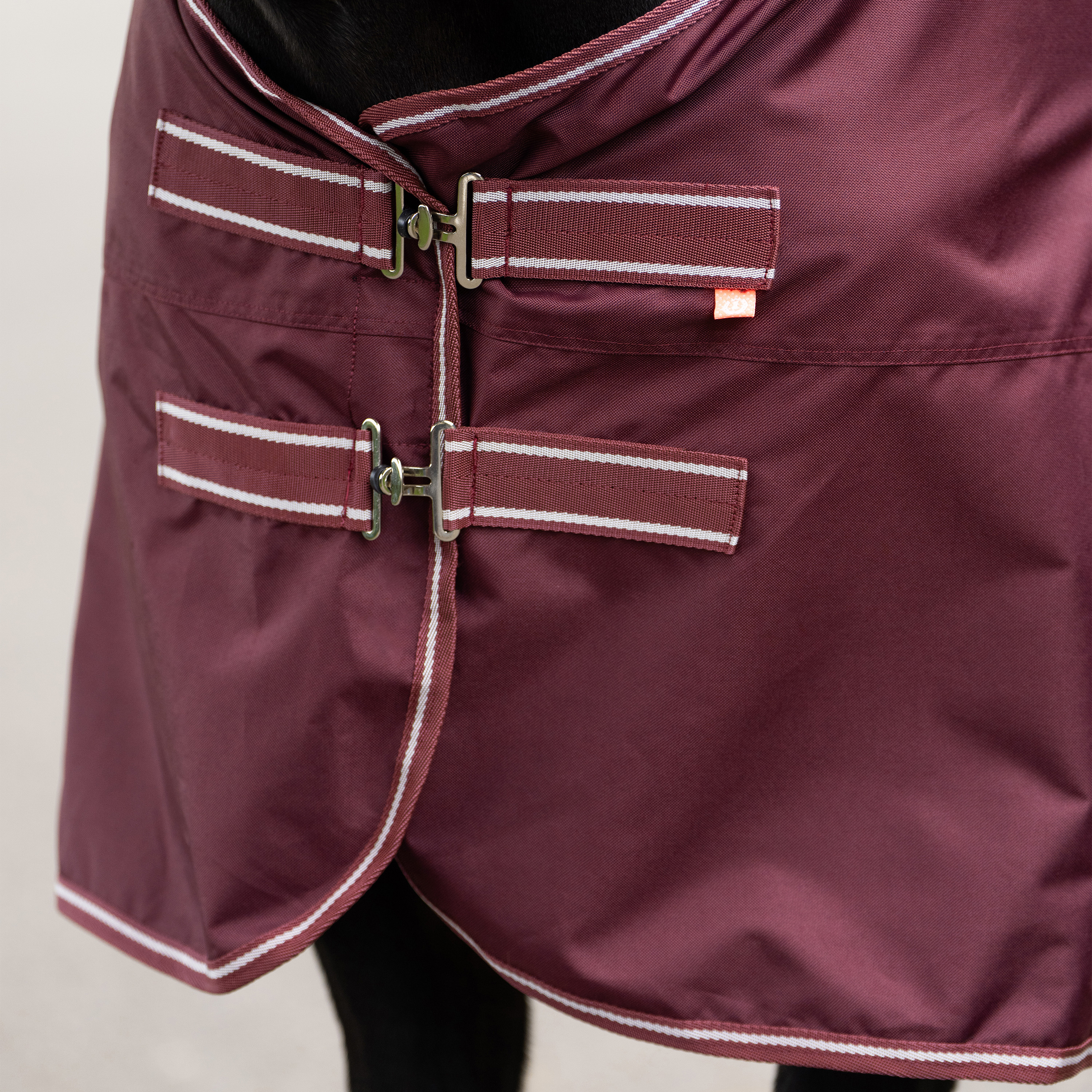 Imperial Riding Ulkoloimi Basic without neck 200gr - Syvänpunainen - 3