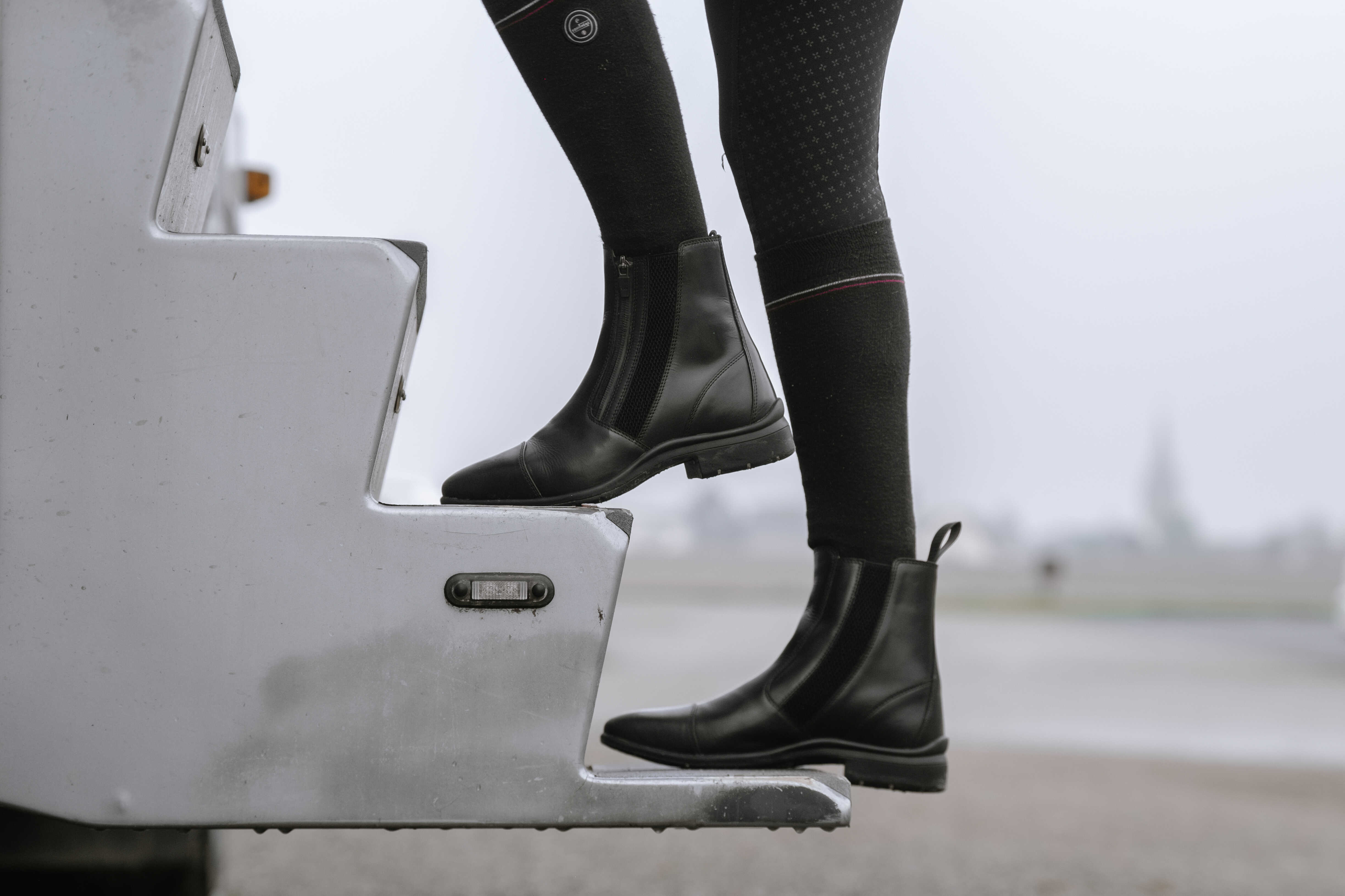 Equitheme Sportliche Reitschuhe mit Reißverschluss Schwarz - 6