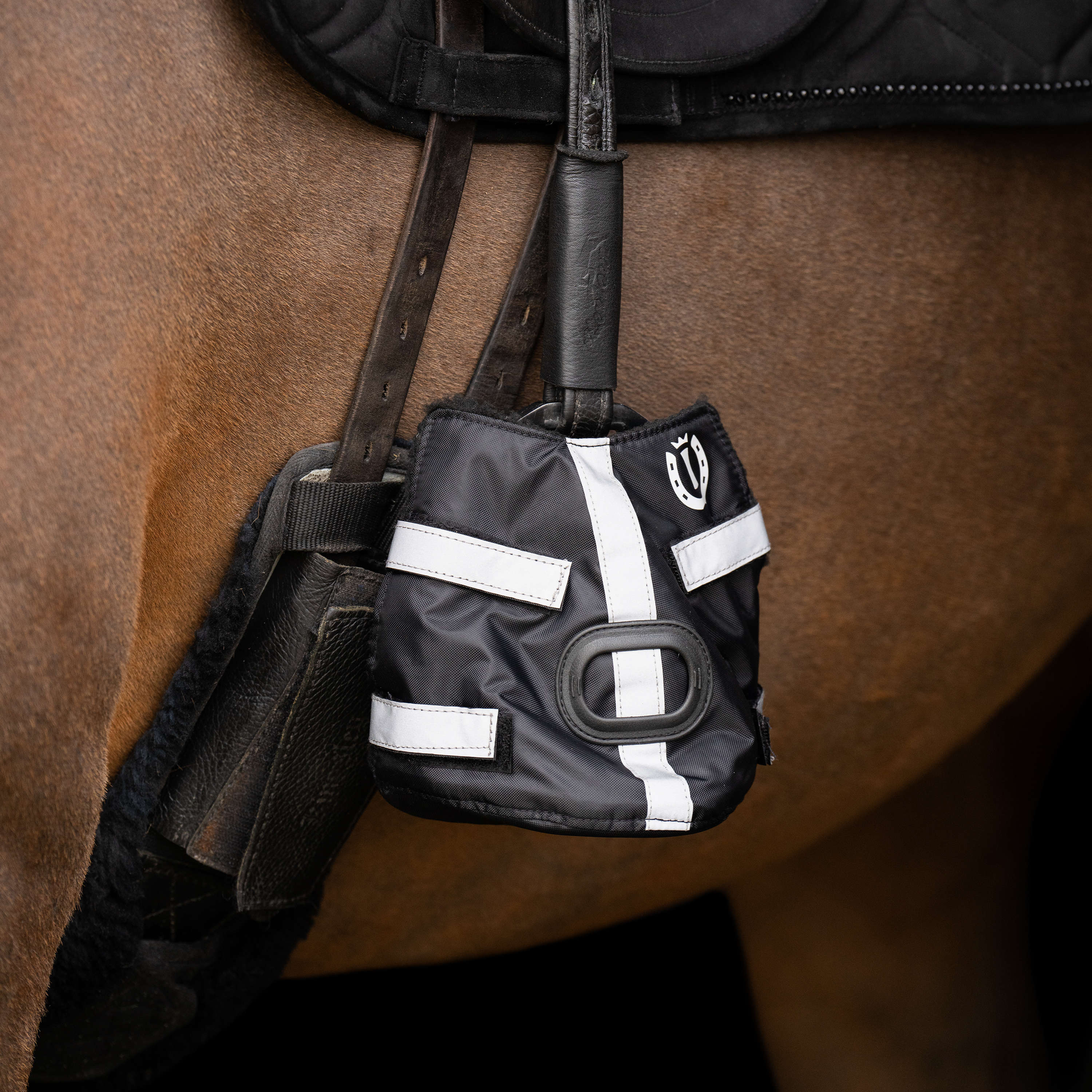 Imperial Riding Stirrup toe warmer Luminous - Black - 3