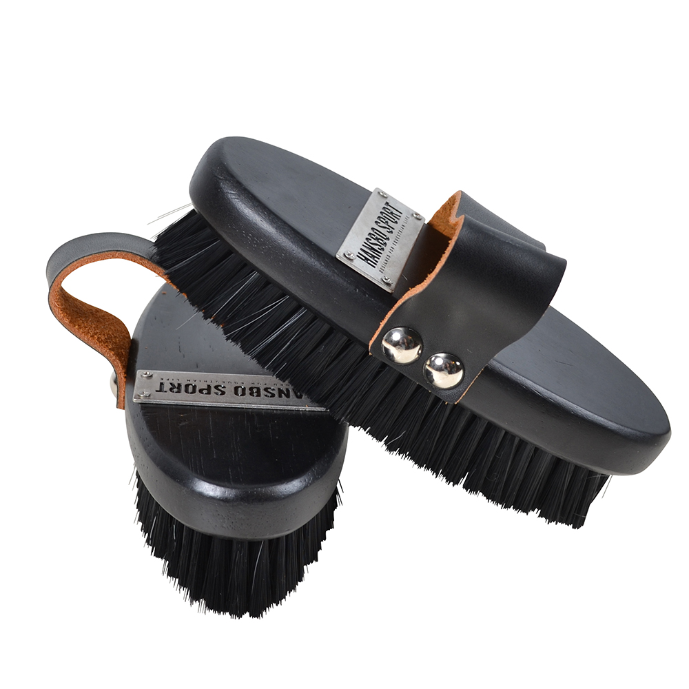 Hansbo Sport Ryktborste i trä med läderrem Svart