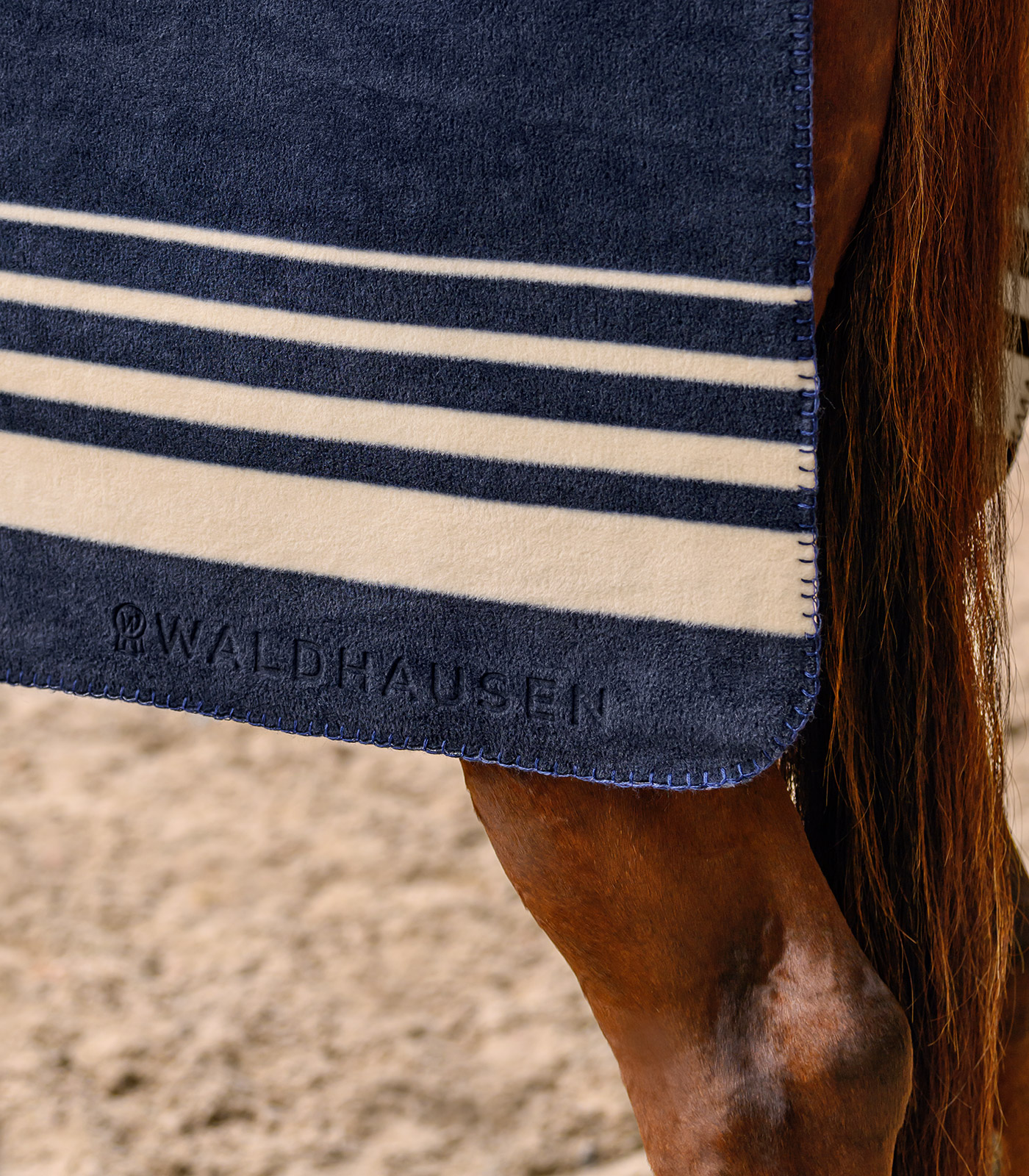 Waldhausen Sölden thick fleece blanket - night blue - 4