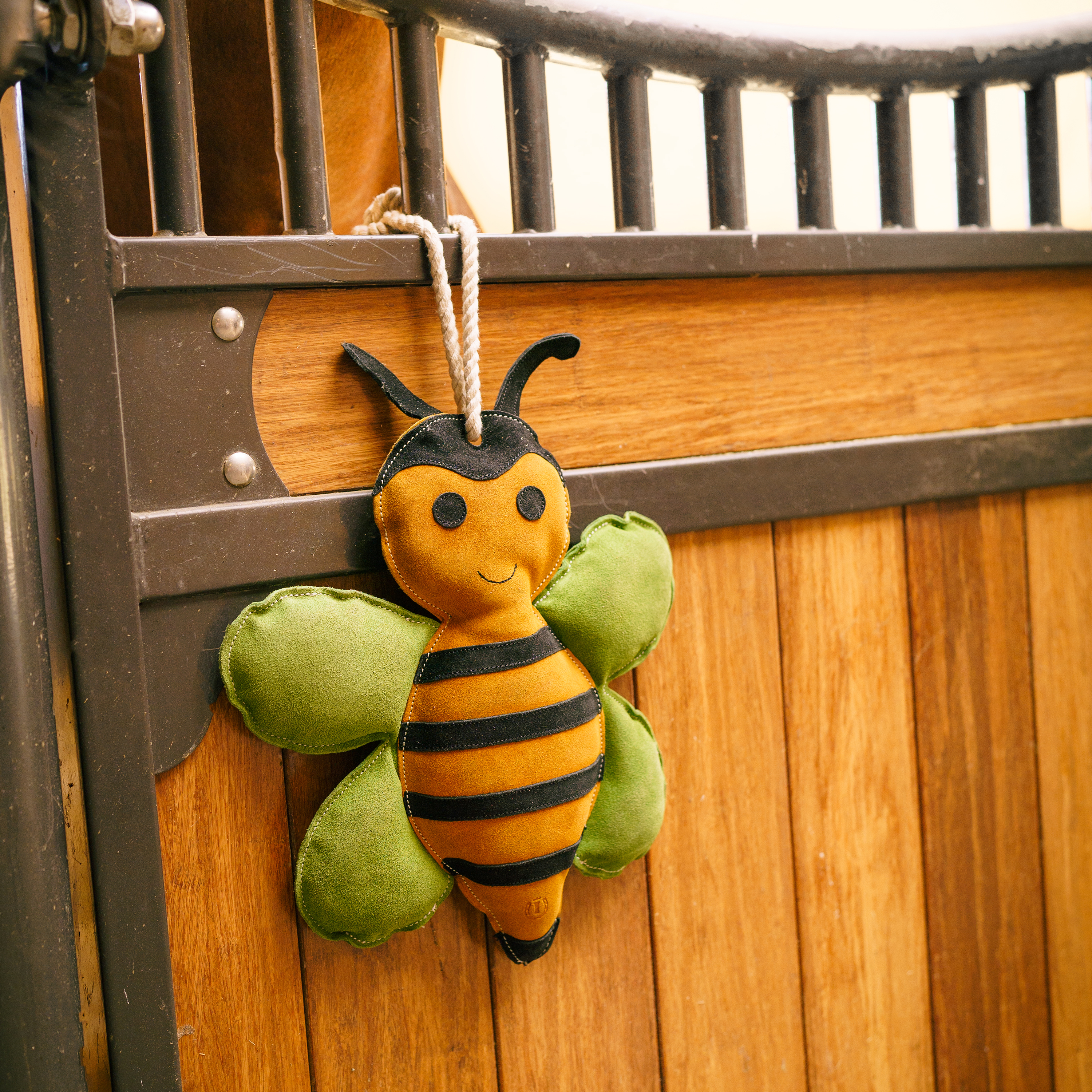 Imperial Riding Stable Buddy Hästleksak - Bi / Humla Bee Happy Natural - 2