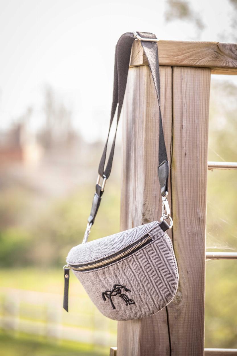 Pénélope Chevron Waist Bag Grey