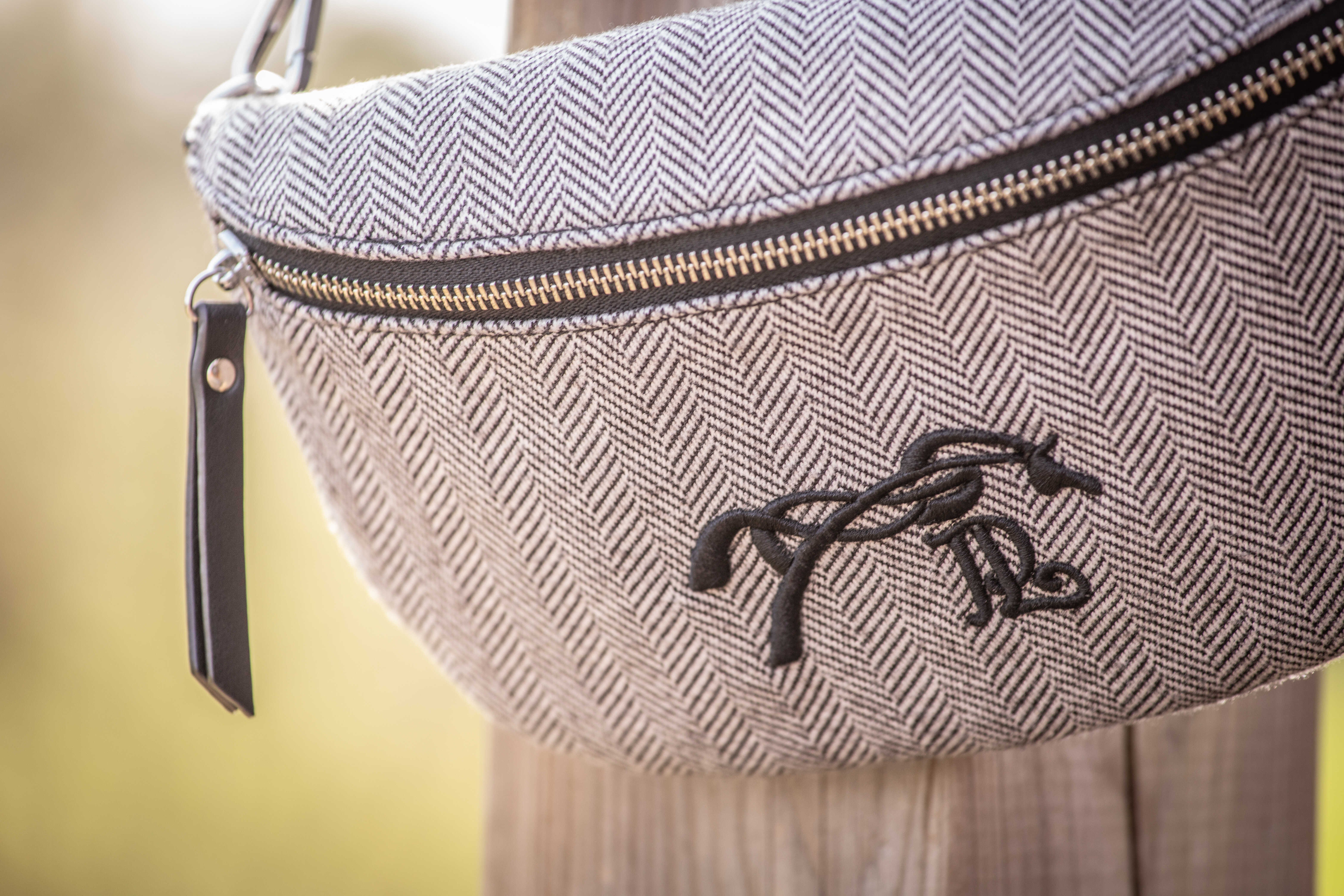 Pénélope Chevron Waist Bag Grey - 3