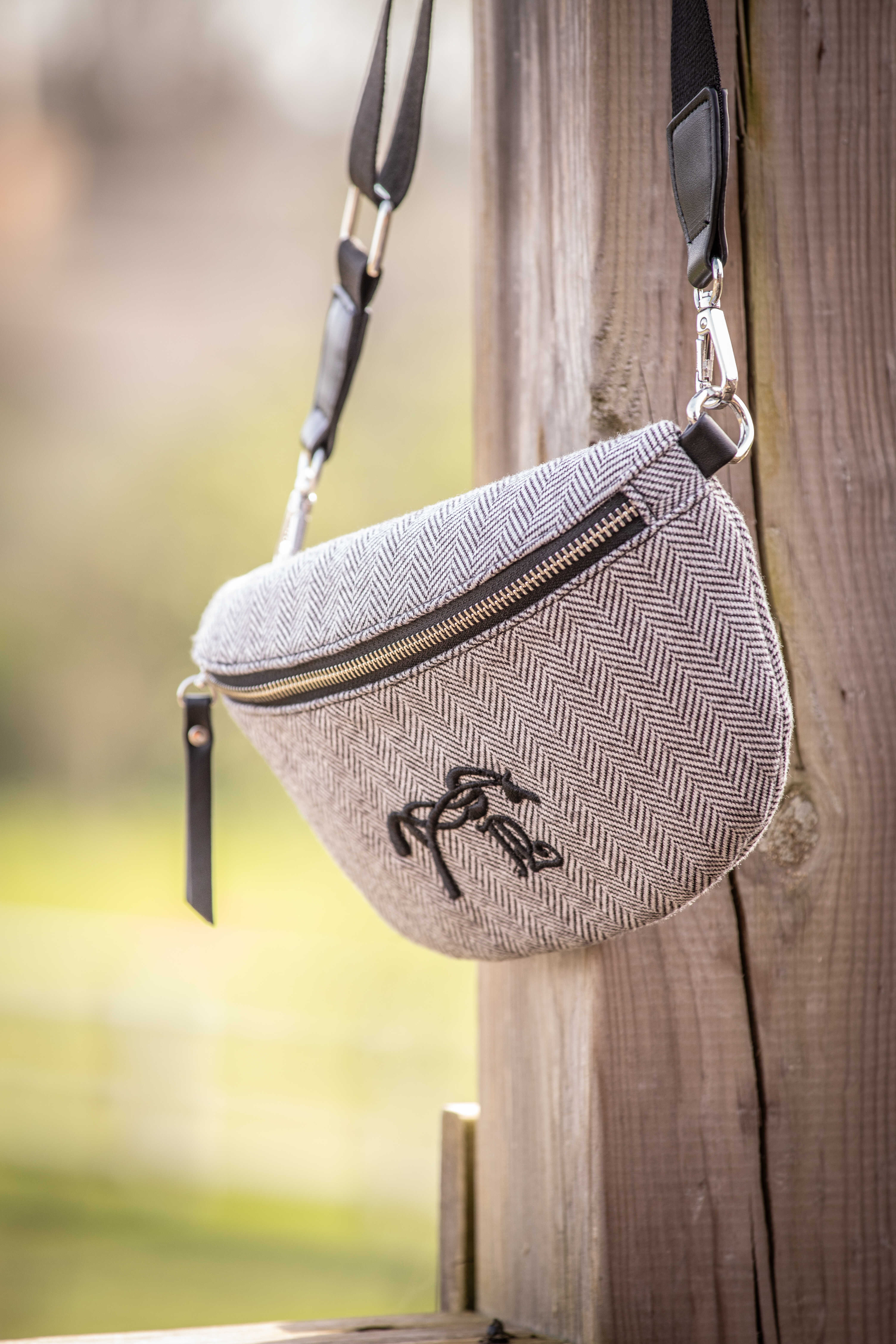 Pénélope Chevron Waist Bag Grey - 2
