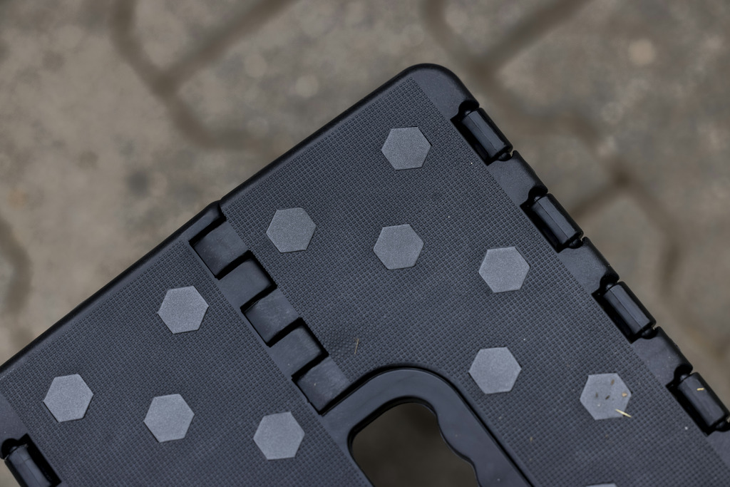 HIPPOTONIC Foldable Step Stool Black/Grey - 3