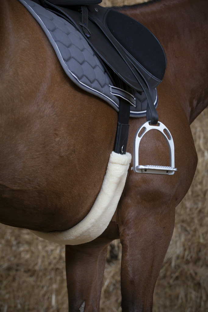 EQUITHEME 'Teddy' Girth Sleeve Off White - 2