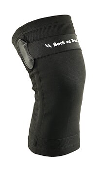 Back on Track Knee protection with buckle - black