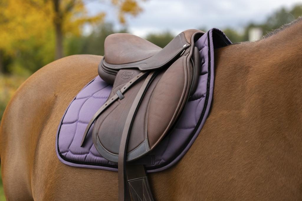 EQUITHEME 'Satin' Saddle Pad Red Plum - Full size - 2