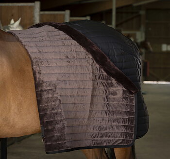 EQUITHEME 'Teddy' Stable Rug, Synthetic Sheepskin Lined Black/Brown
