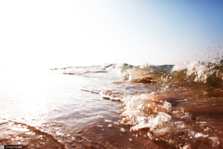 Vågor mot strand