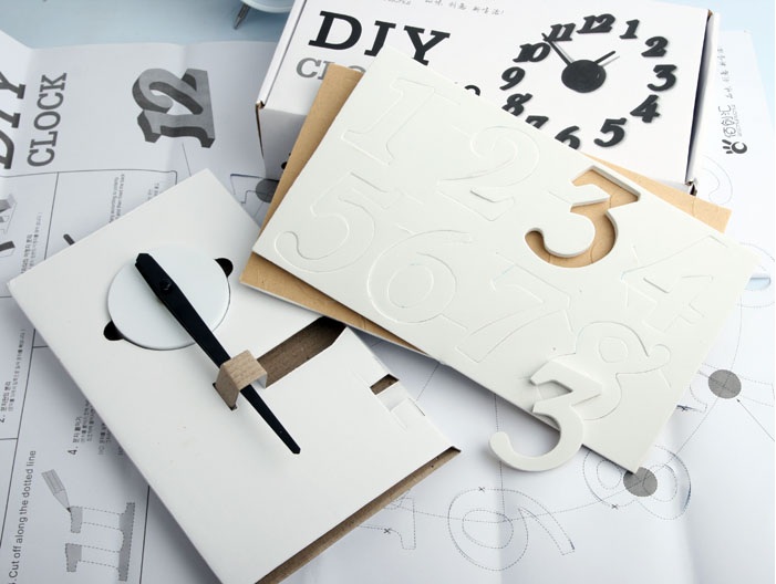 Klocka med EVA plast dekor -Design Deco - 5
