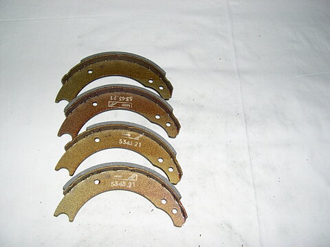 Bromsbacksats bak Renault R4