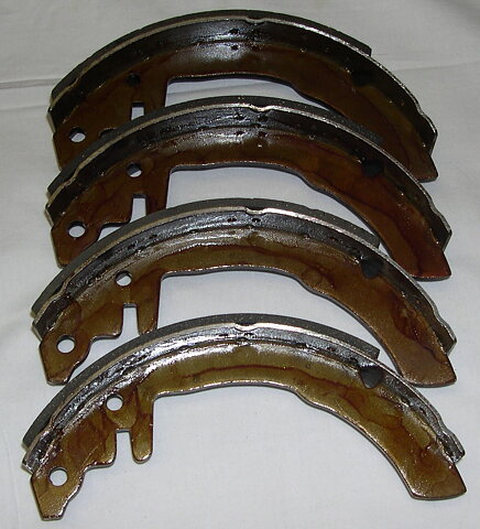 Bromsbacksats bak Chrysler 160