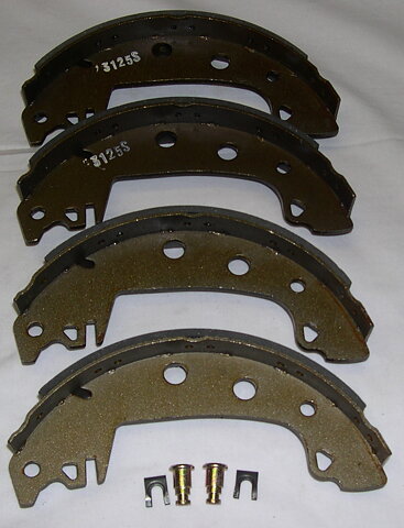 Bromsbacksats bak Peugeot 304, 305