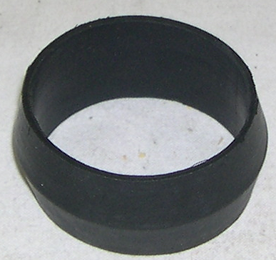 Gummigenomföring f. tankrör