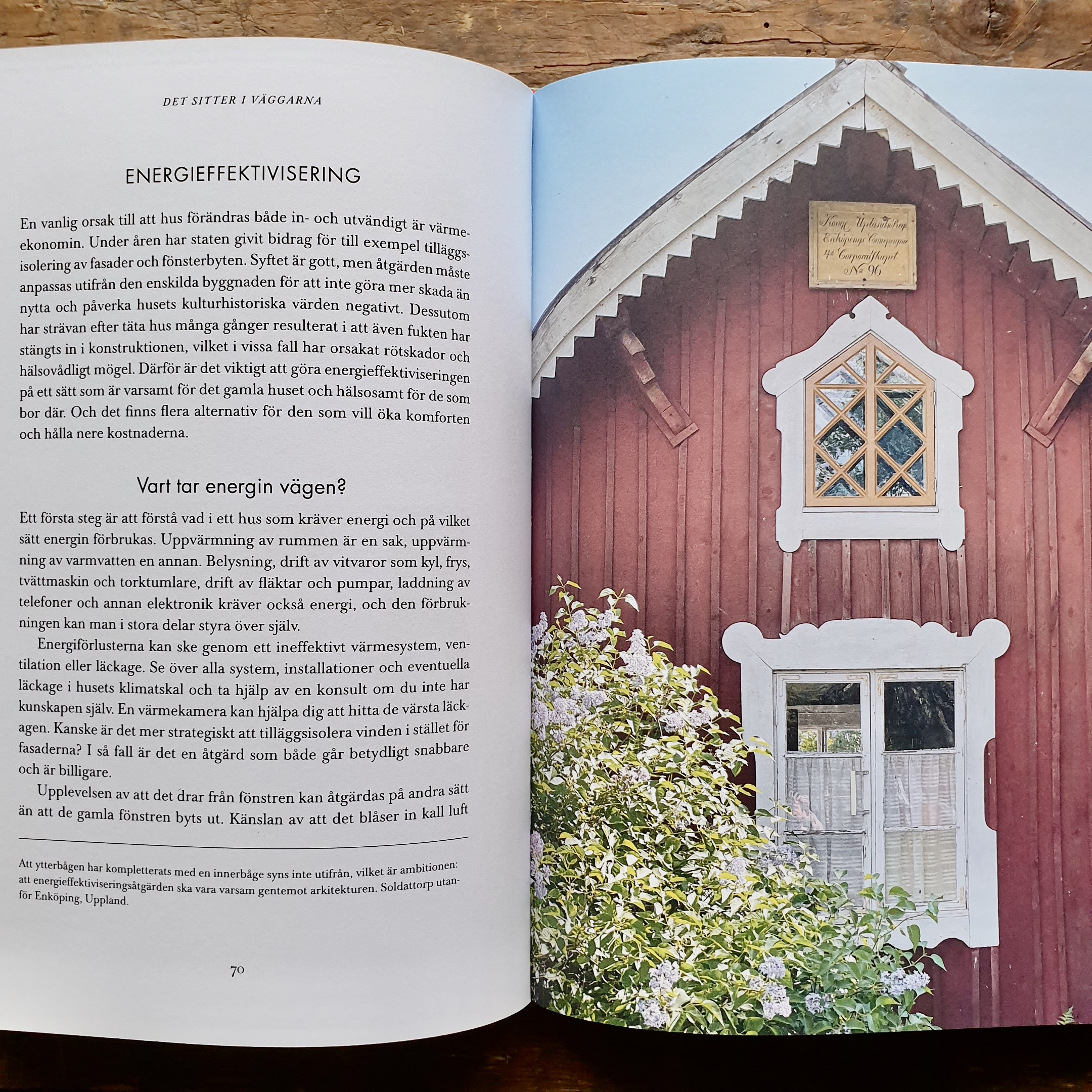 Boken "Det sitter i väggarna" av Erika Åberg - 4