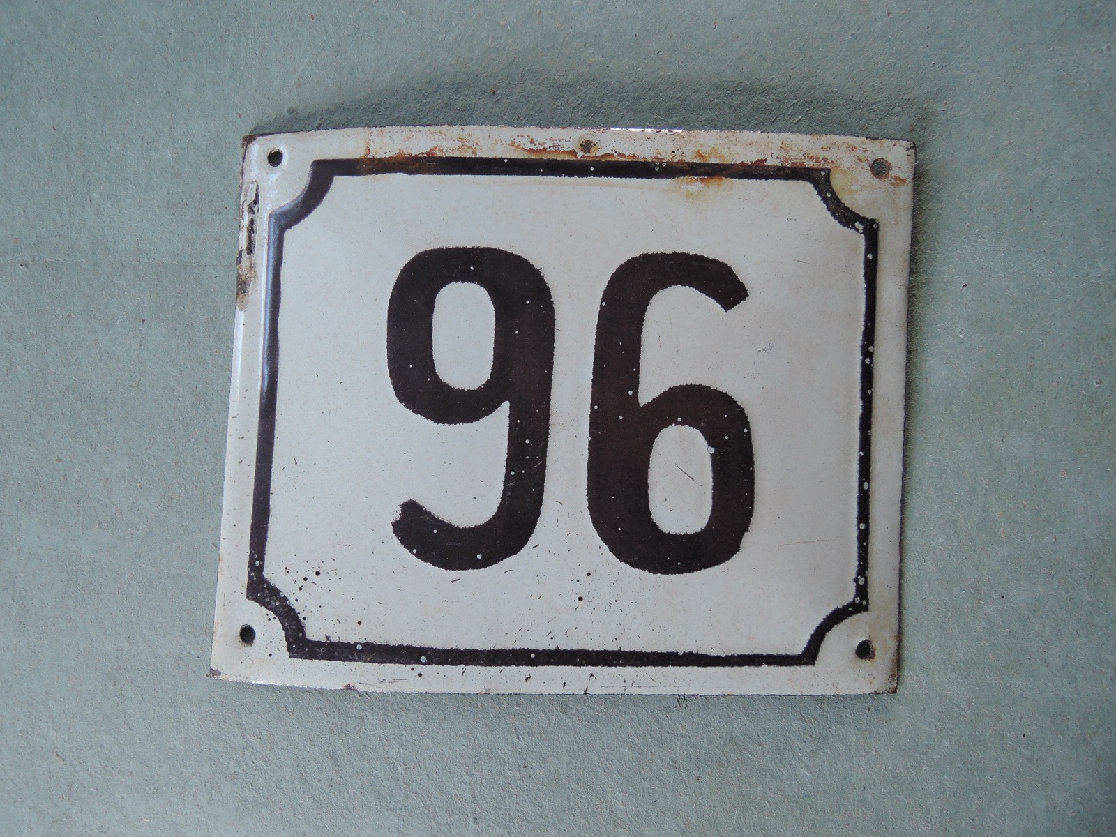 Gammal emaljskylt nummer 96