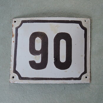 Gammal emaljskylt nummer 90