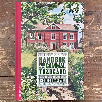 Bok "Handbok för en gammal trädgård"
