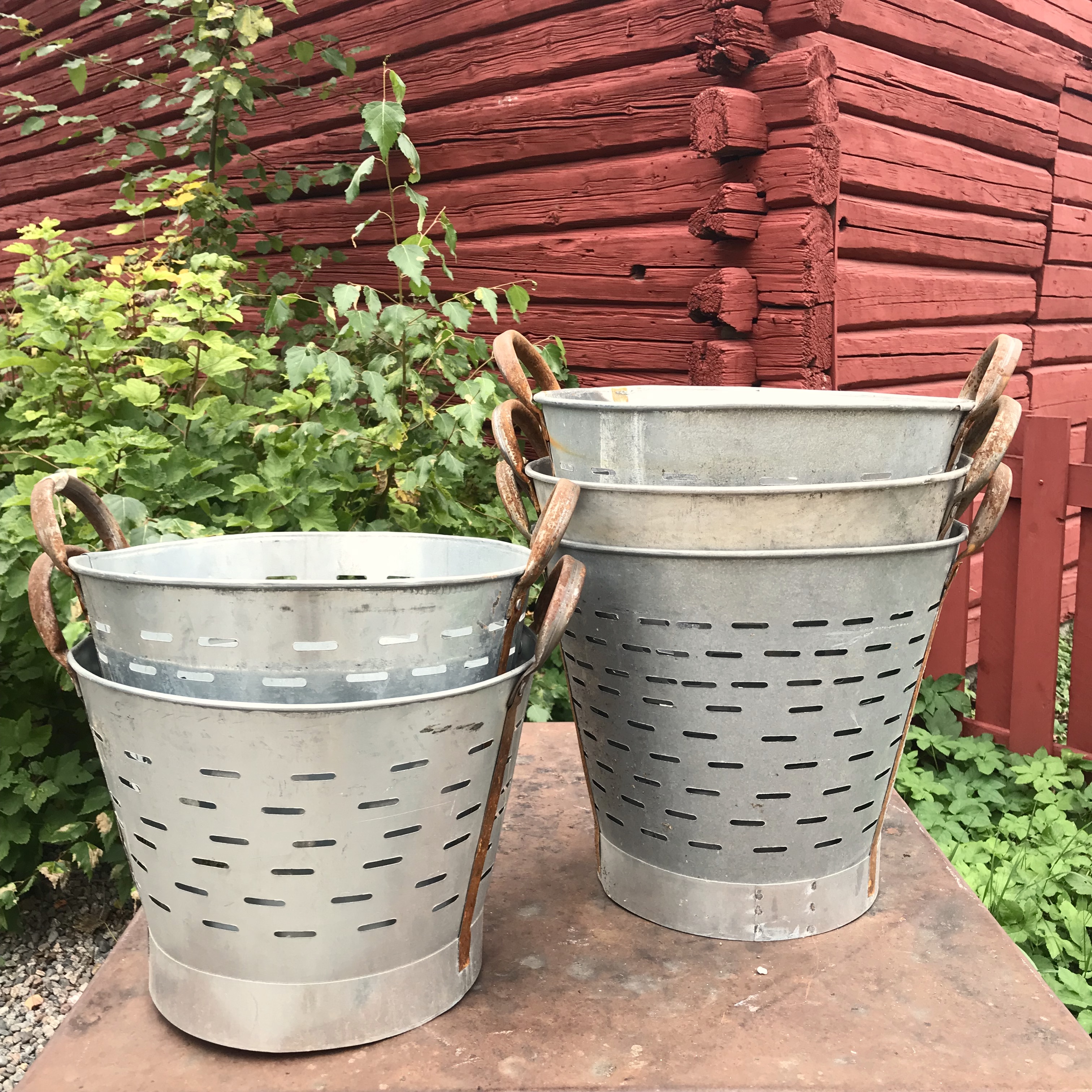 Metallkorg, 2 storlekar