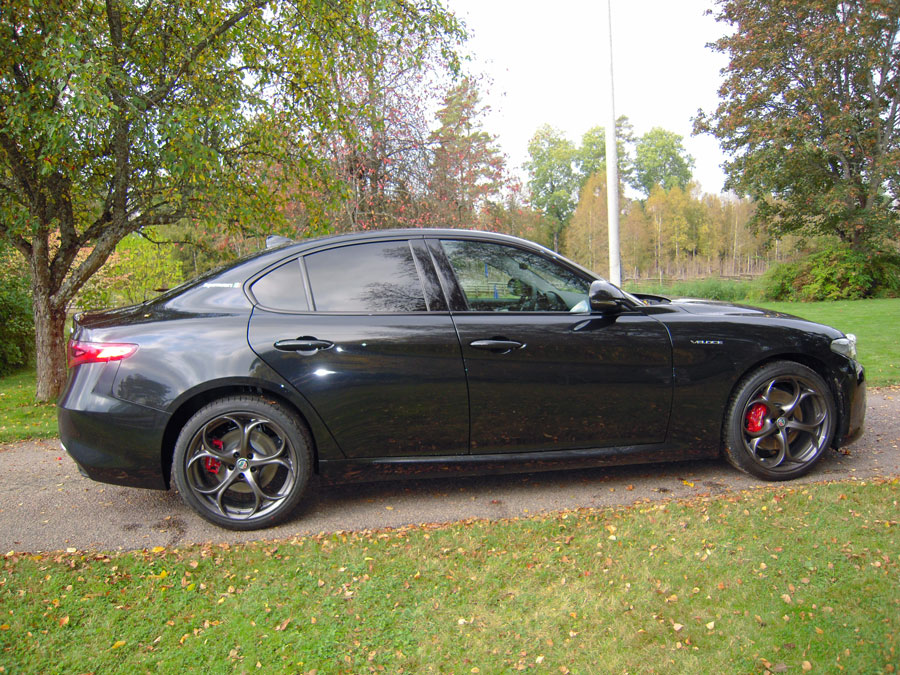 Alfa Romeo Giulia Veloce Q4 - 2017 - 4