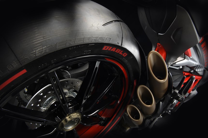 MV Agusta Brutale 800 RR PIRELLI - 2018 - 9