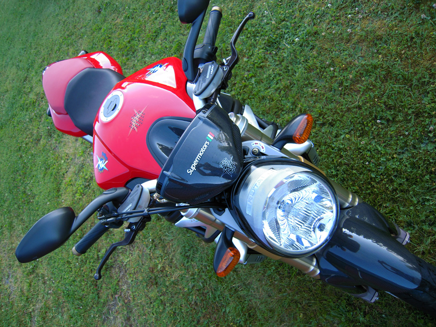 MV Agusta Brutale 750 Serie Oro - 2003 (klassiker) - 9