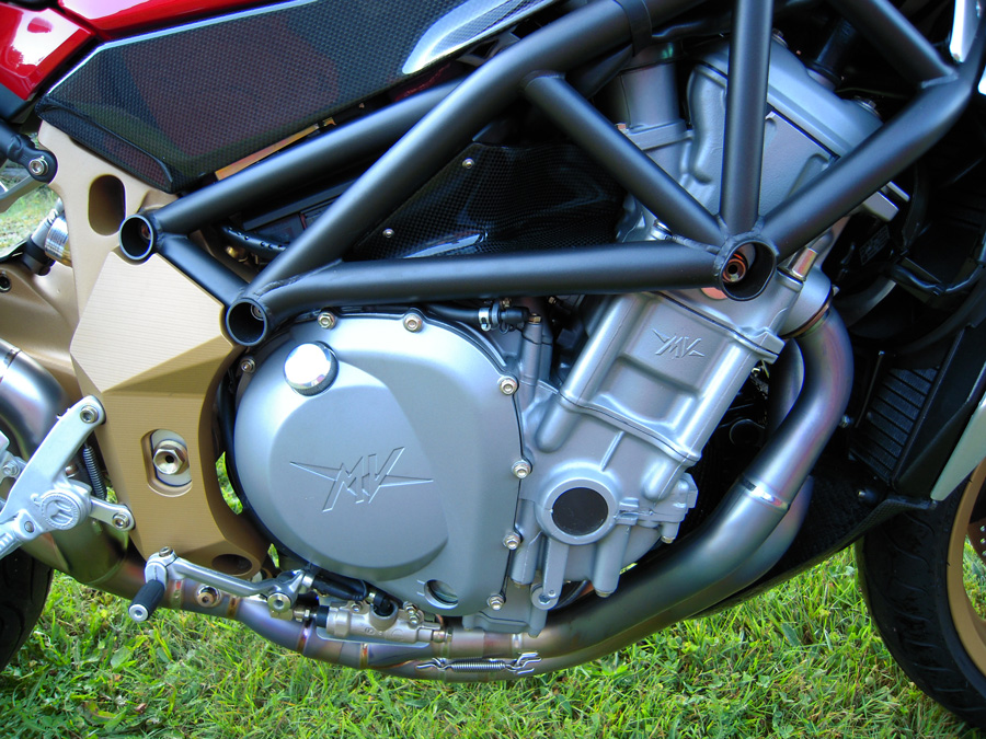 MV Agusta Brutale 750 Serie Oro - 2003 (klassiker) - 5
