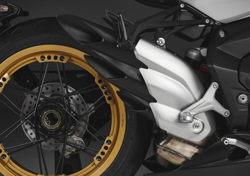 MV Agusta Superveloce S - 2022 - 14