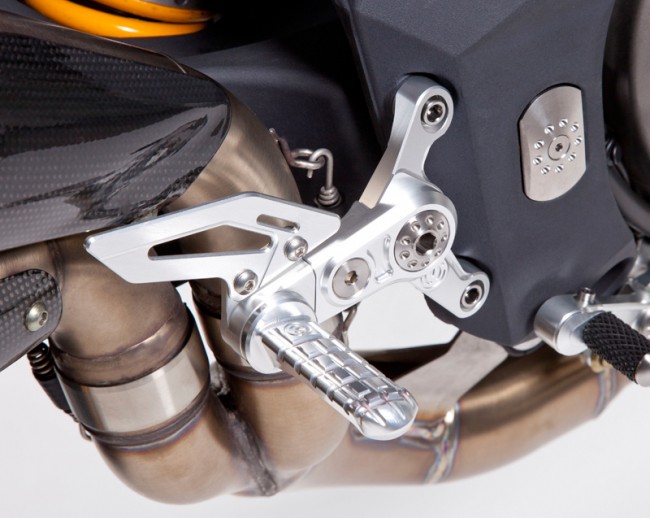 Justerbara fotsteg MV Agusta - MotoCorse - 4
