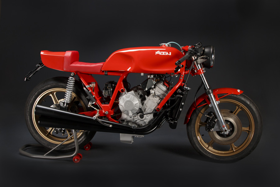 Magni Filo Rosso Naked - 2014
